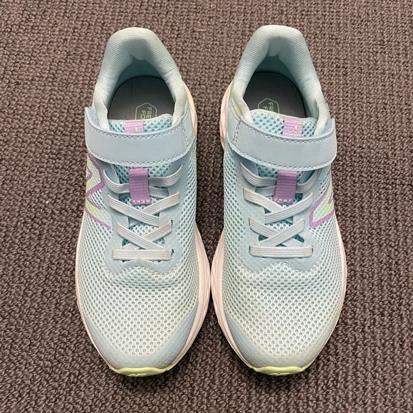 New Balance Little Girl Size 1. Worn ONCE!! - Picture 7 of 7